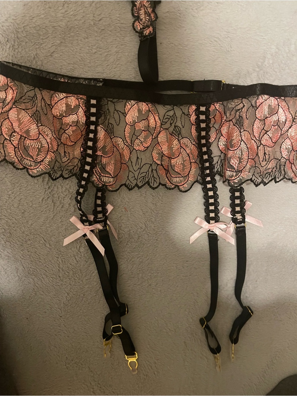 Size small - Picture 3 of 3